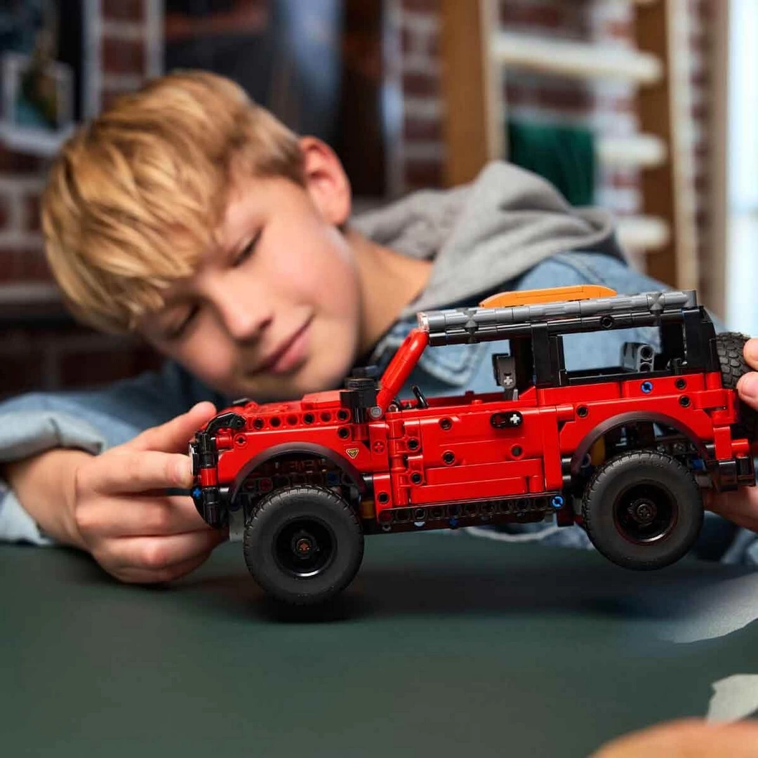 LEGO Technic Ford Bronco SUV 42213