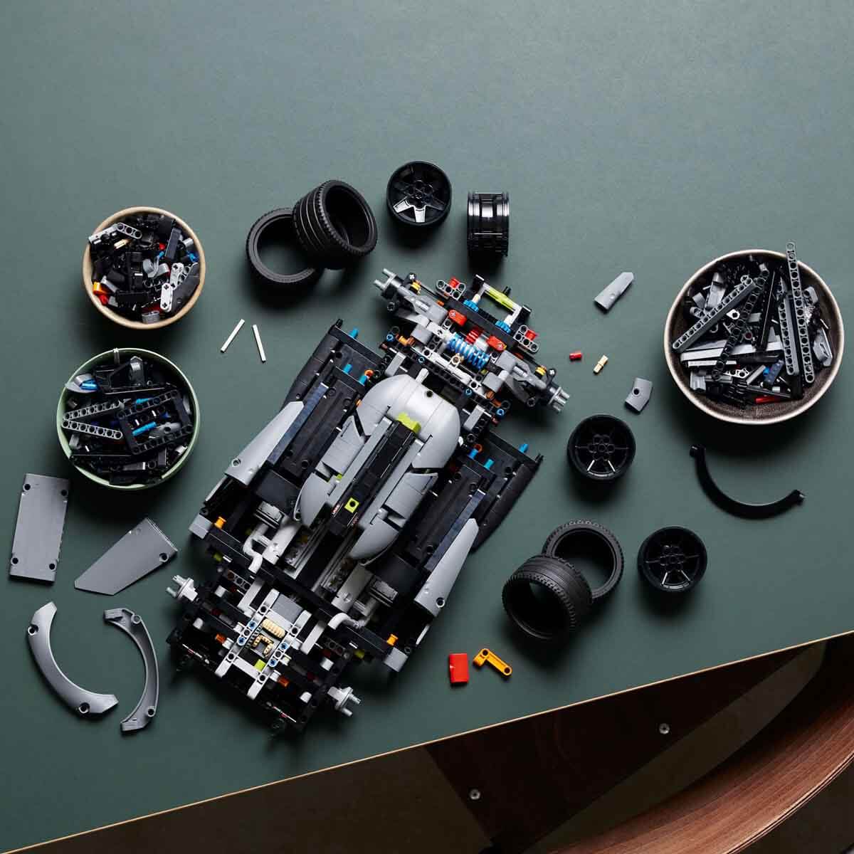 LEGO Technic PEUGEOT 9X8 24H Le Mans Hybrid Hypercar Koleksiyonluk Model Lego Seti