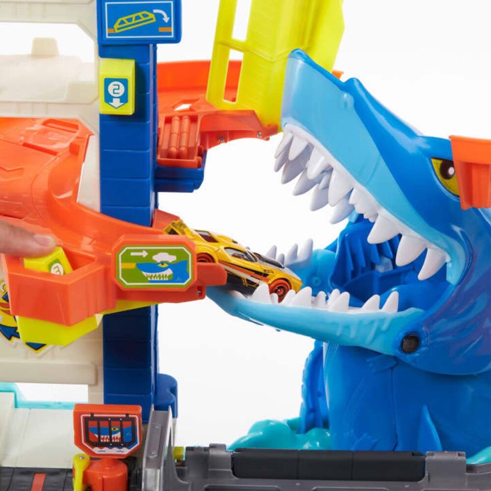 Hot Wheels; Attacking Shark Escape Trackset Köpekbalığı Kaçış Oyun Seti