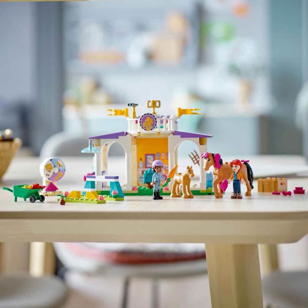 LEGO Friends At Eğitimi 41746 Çocuklar için Yapım Seti 134 Parça